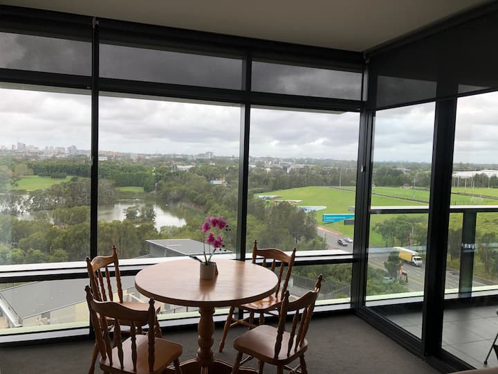 Parkview Modern Apartment w Parking Olympic Park Apartments for