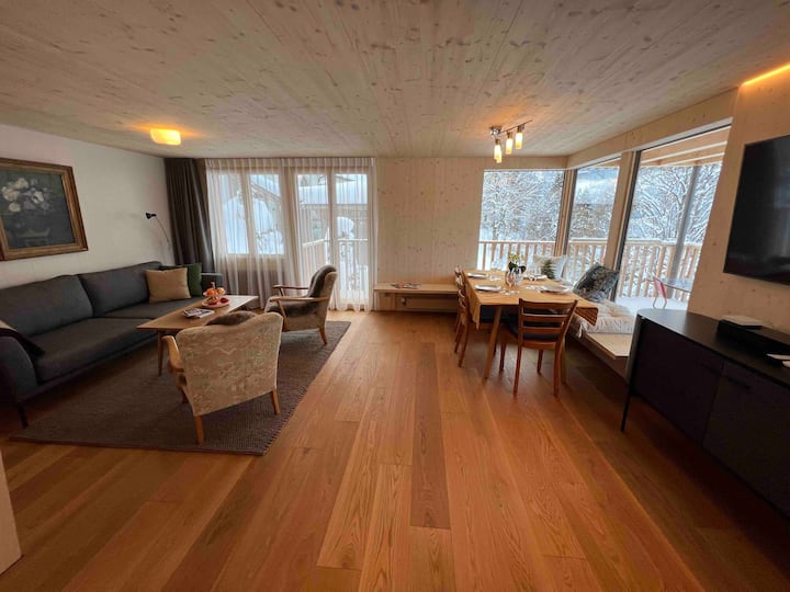 Centrally Located Chalet "Eggli" Ski-in Ski-out Ii - 라우터브루넨