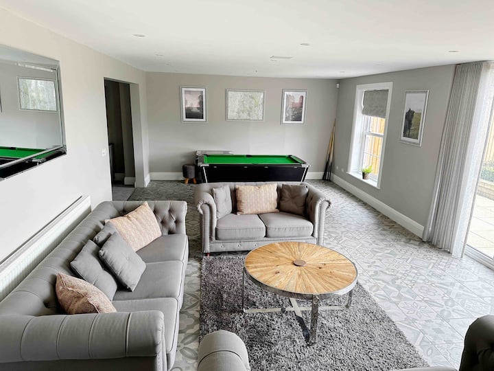 Large Lounge Seating Area with views over the Garden with Pool Table 