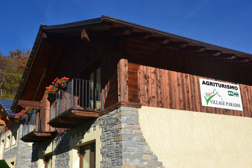 tutte le camere con balcone indipendente e ingressi dall'esterno
