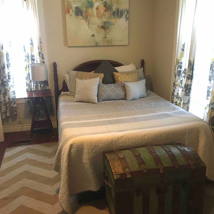 חדר שינה לאורחים (מיטת קווין סייז)