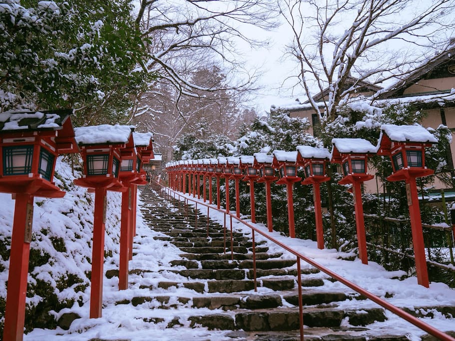 积雪的贵船神社 美到令人窒息 京都旅游攻略 尽在airbnb爱彼迎