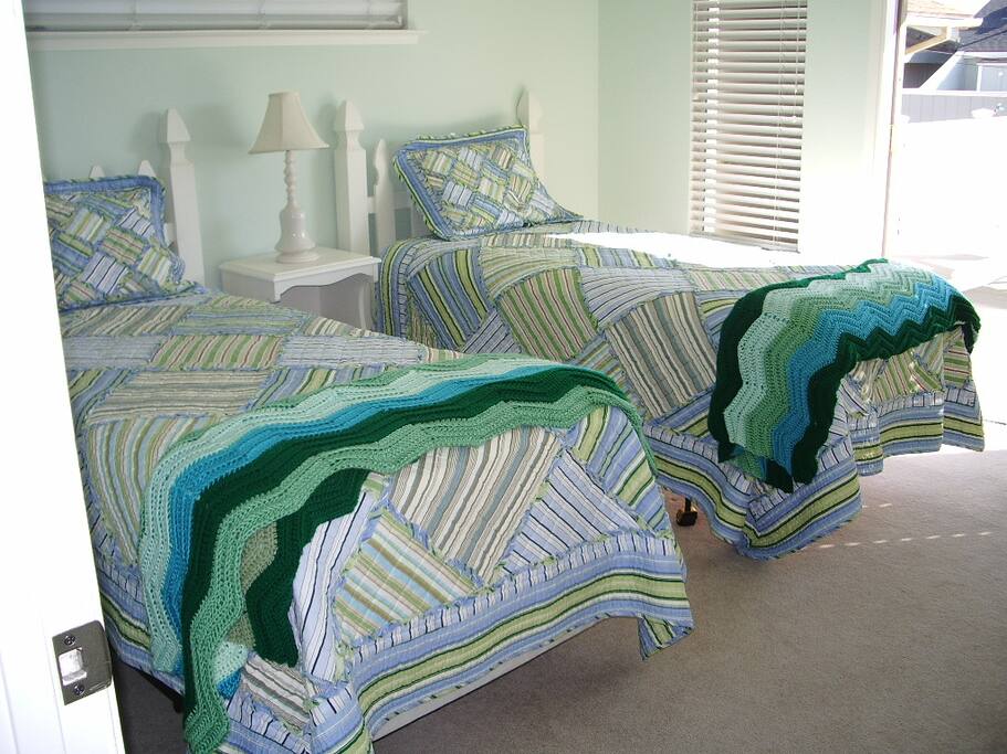 Main level twin bedroom