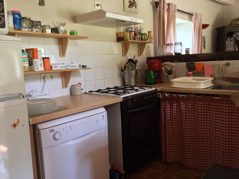 Espace cuisine gaziniere lave vaisselle