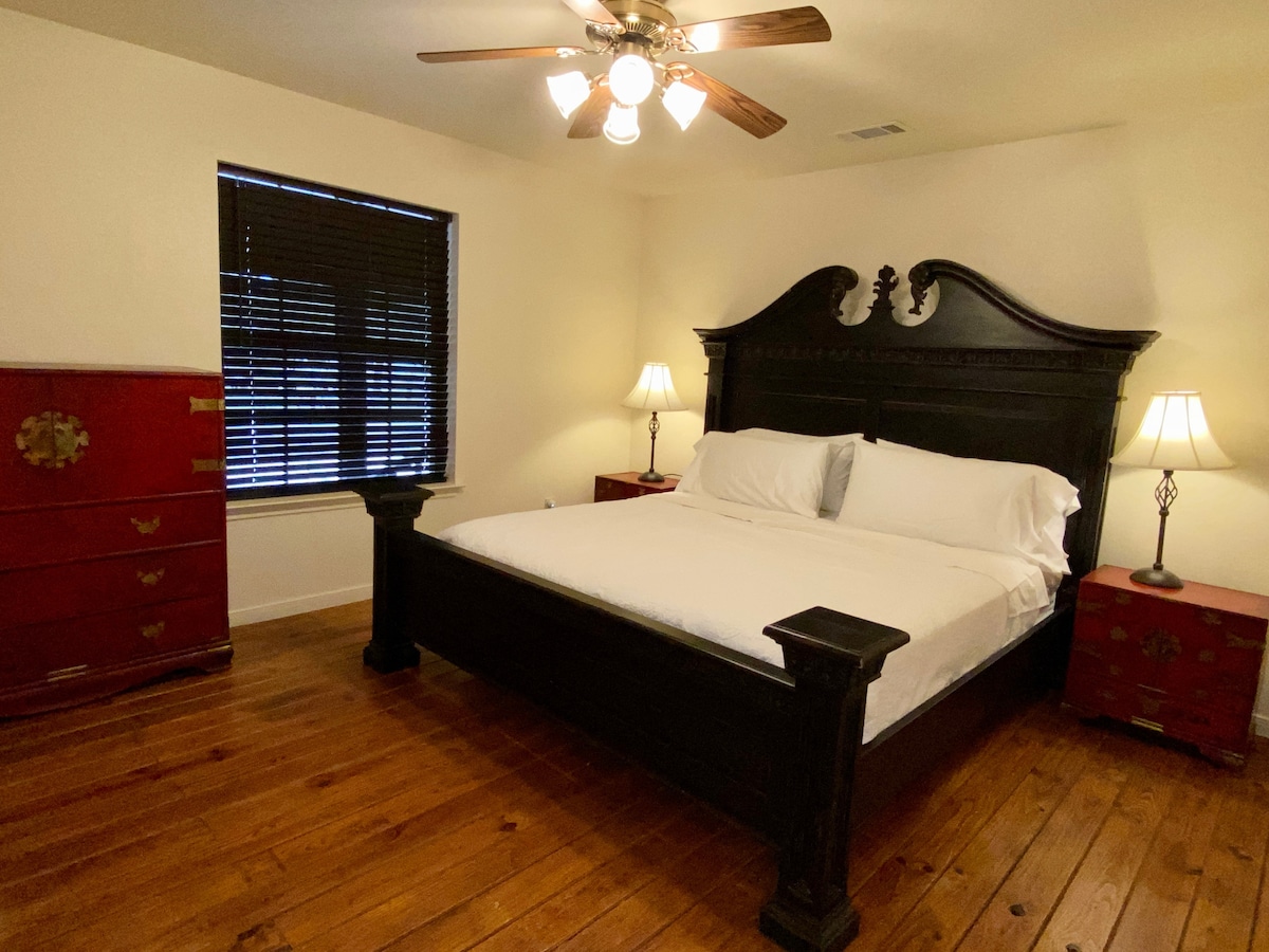 Glavna spavaća soba (bračni krevet)