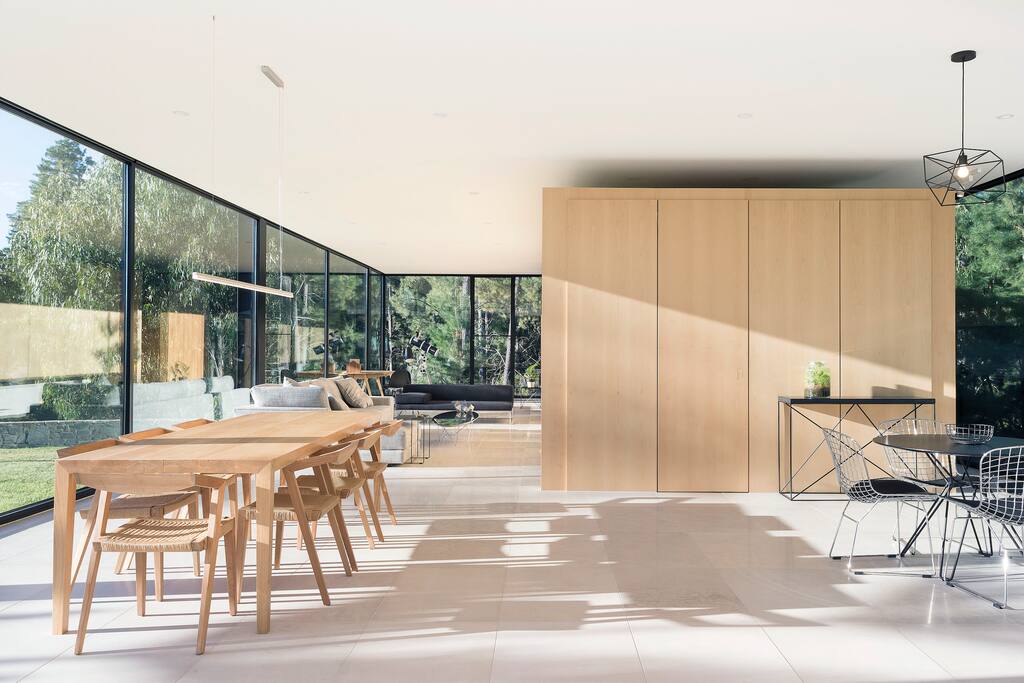 Taking the "open plan" style to a new level.