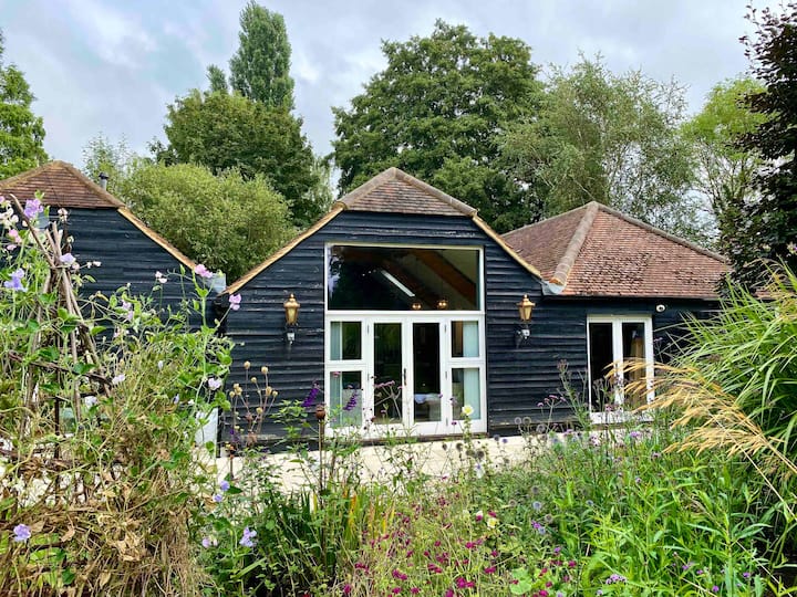 Top 10 ShortTerm Rentals In Surrey, UK Updated 2024 Trip101