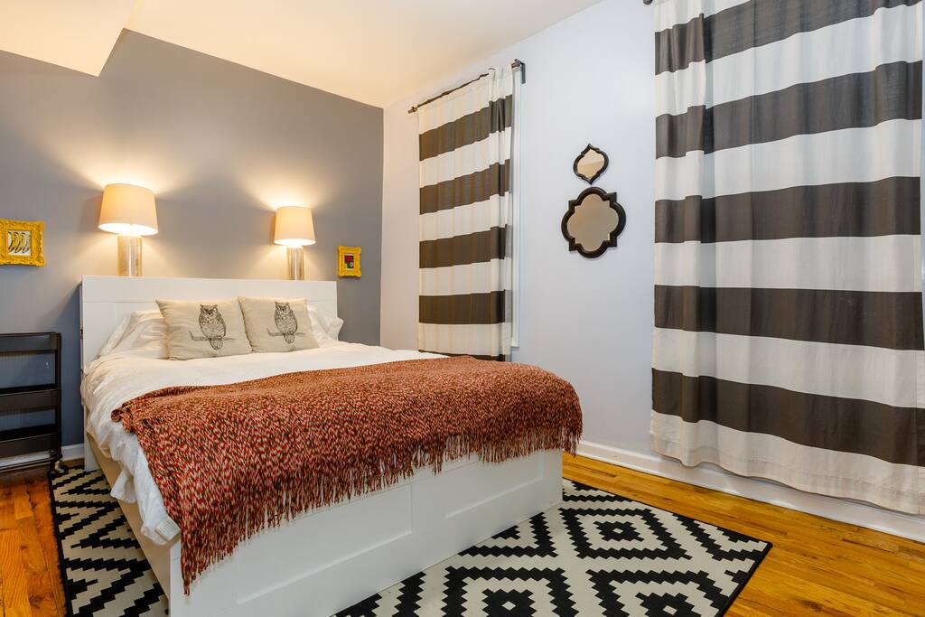 Queen size bed, closet, side table