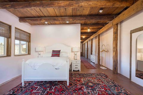 Willow Street Cottages, Studio 2