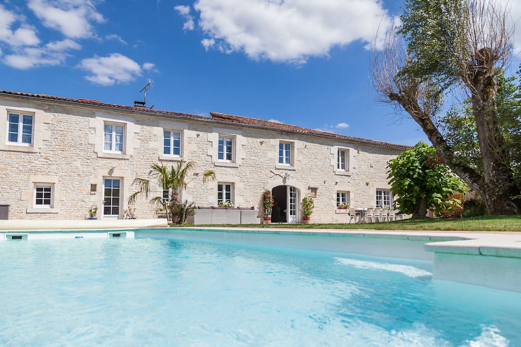 notre longère avec piscine