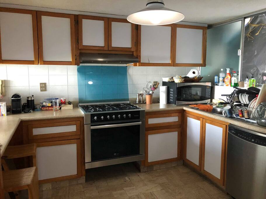 cocina completa para preparar cualquier tipo de comida