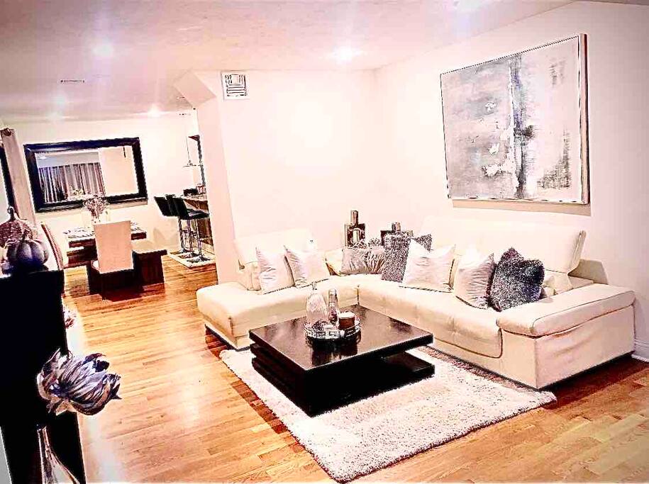 Beautiful modern Beach House!! Houses for Rent in Revere