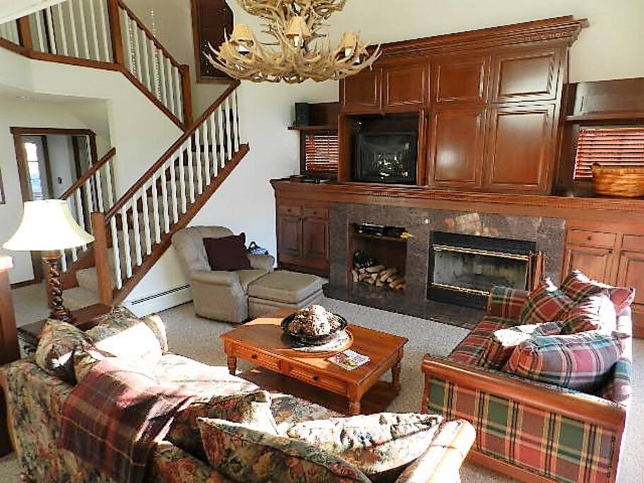Living Room with Mountain Views