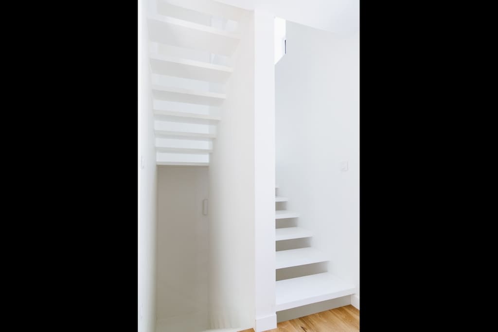 Petits et grands s'amuseront dans l'escalier