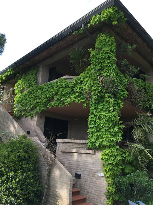 Esterno palazzina, ingresso indipendente