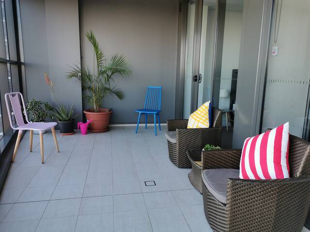 Views of Sydney Skyline 2BR – POOL & GYM gallery image 5