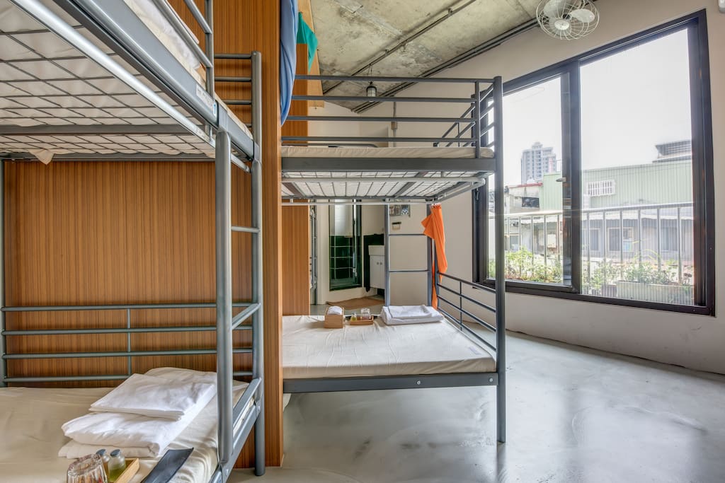 taipei hostel near Ximending and Taipei train station with great design.