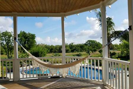 Lakeview cottage #1, breakfast inc, car available!