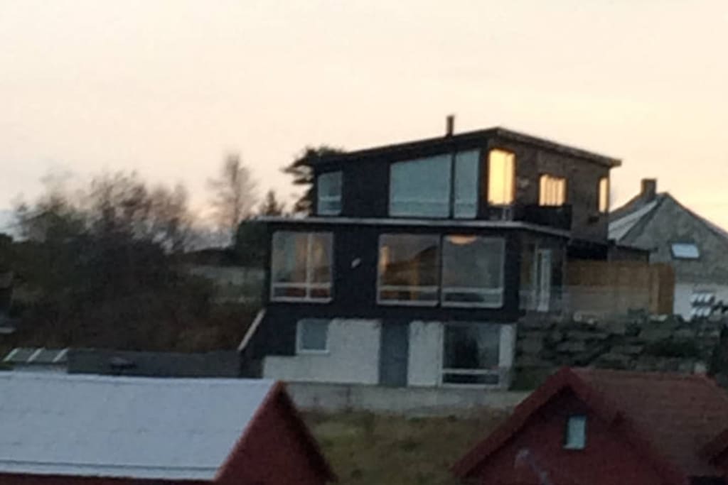 Huset vårt sett fra fergen
