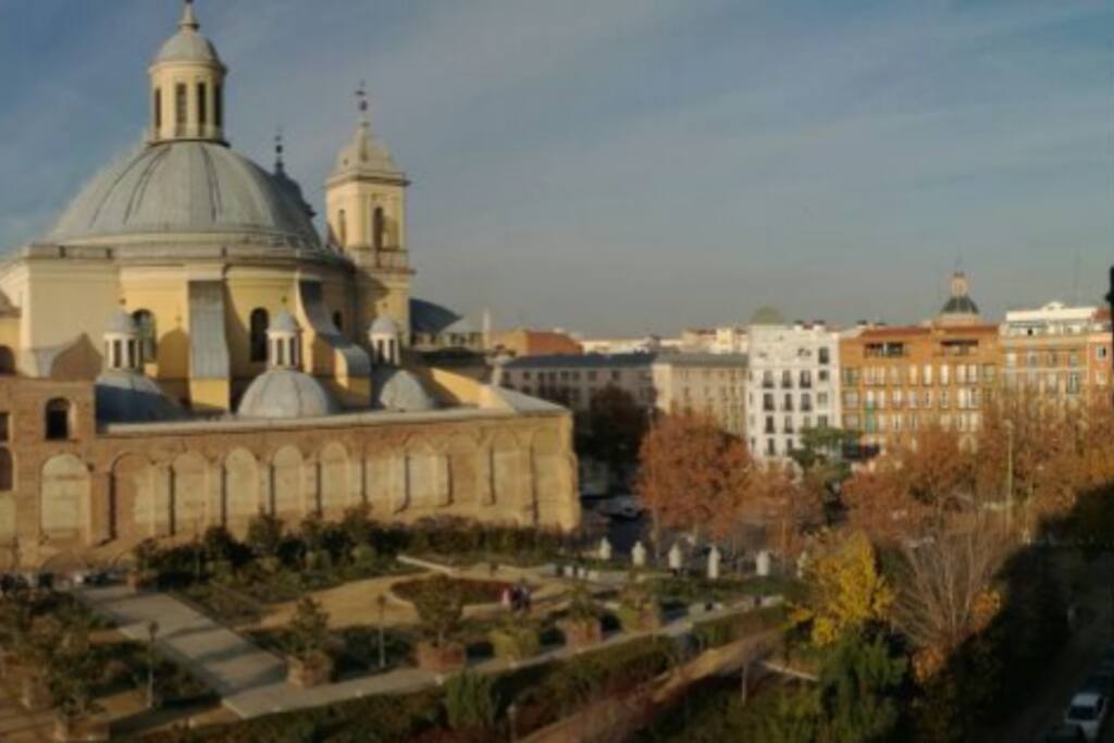 Views of Basilica de San Francisco and Calle Bailen