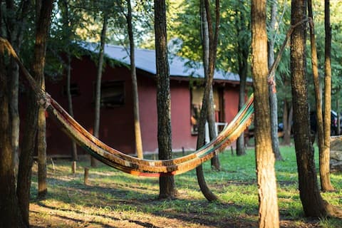 Anuncio de Airbnb popular: LOS ESPINILLOS-MOLINARI Cabins en Cosquín