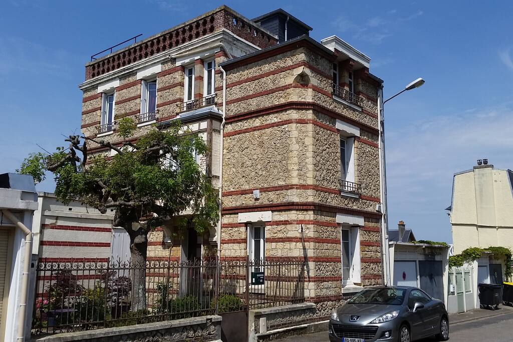 Villa côté rue