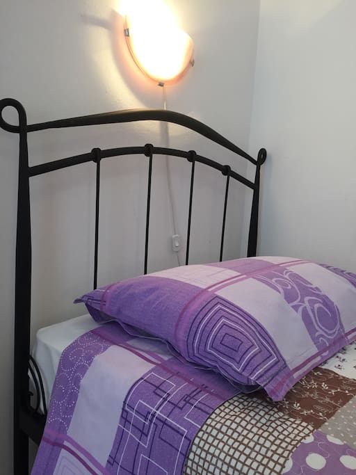 bedroom 1
two single beds