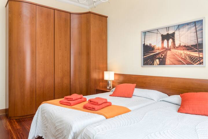 Junto playa Zurriola, 125 m2. Gran apartamento gallery image 2