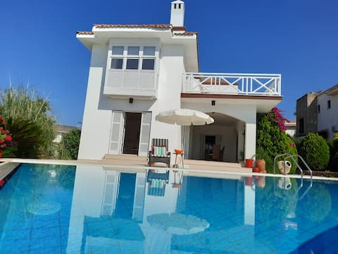 Villa in Kyrenia with private pool