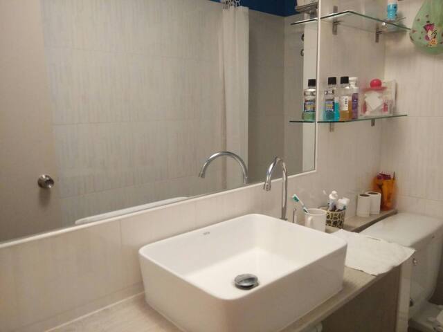 Well Decorated Room near Impact