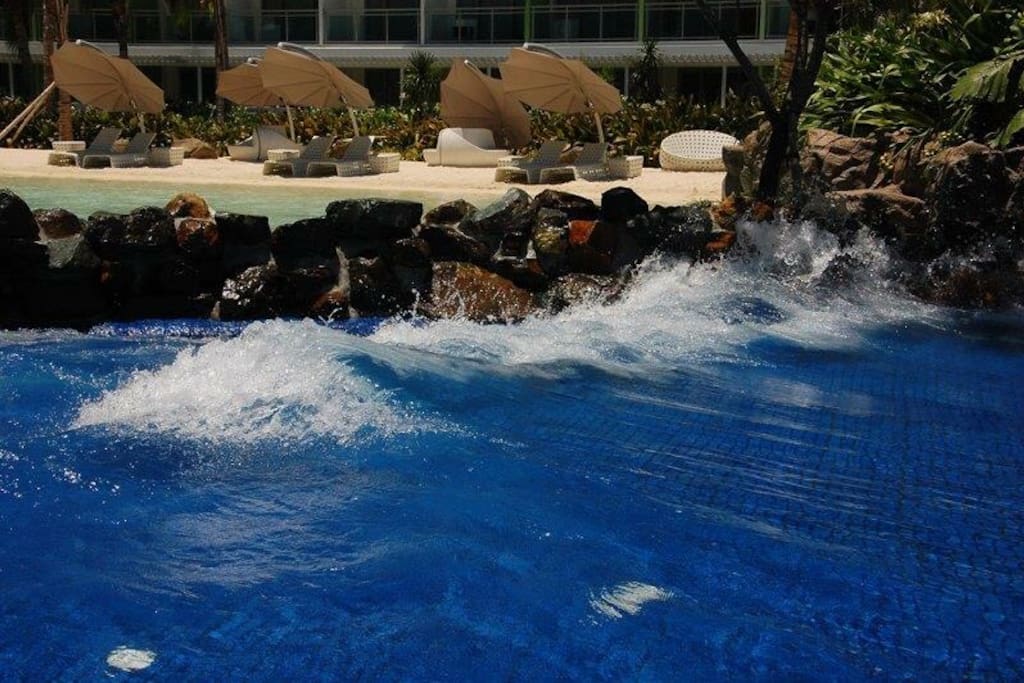 Wave pool for everybody who rent they can use wave pool anytime