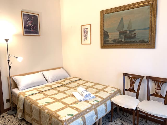 PRIVATE SINGLE ROOM NEAR CENTRAL STATION