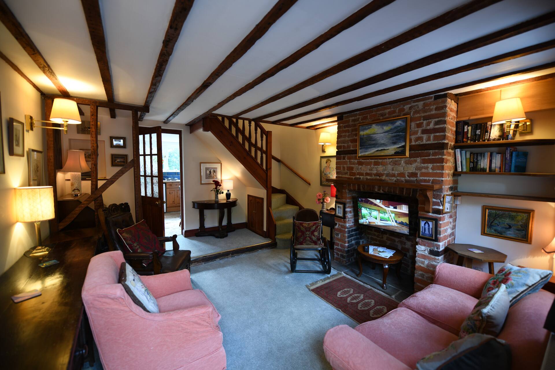 2 Bed Cottage beside Clare Castle & Country Park