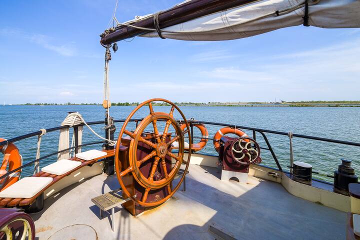 Sailingship Waterwolf, unique group accomodation gallery image 3