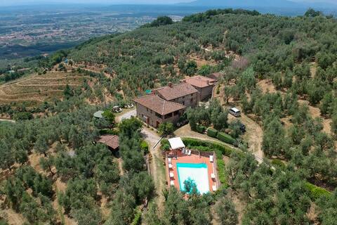 Villa/apart.s with pool and view