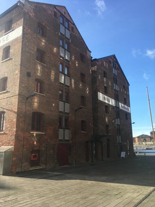 Main entrance to the Biddle & Shipton Warehouse