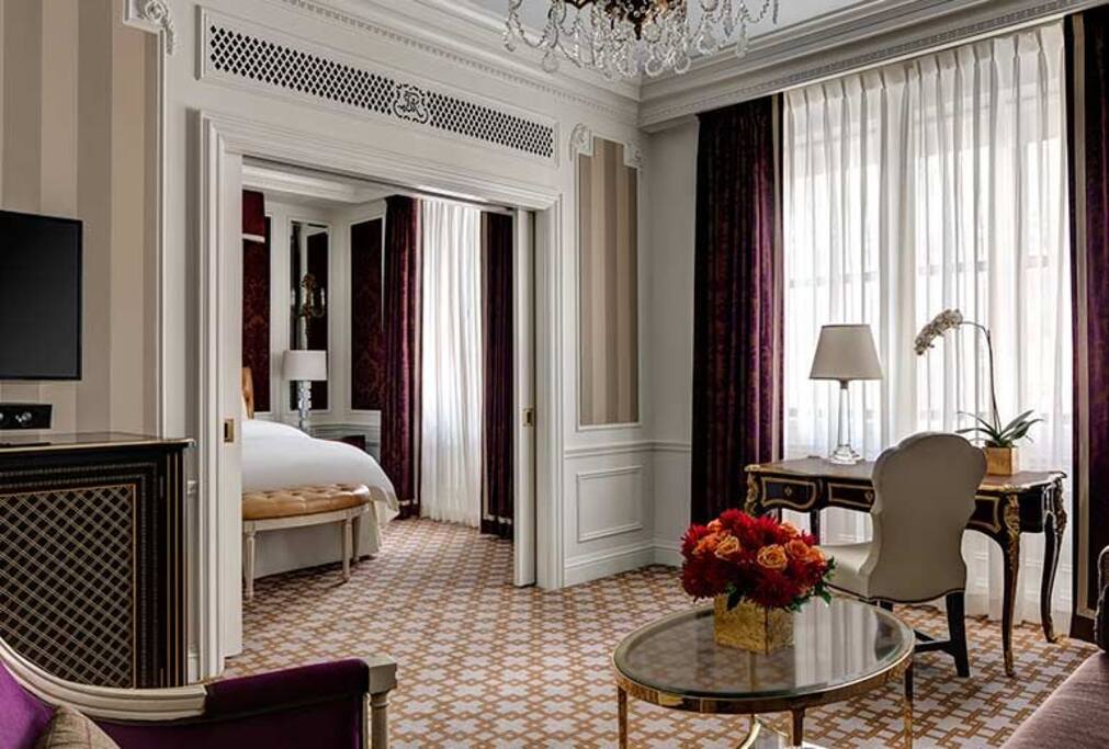Spacious living room where you can enjoy your complimentary Butler served tea/coffee.