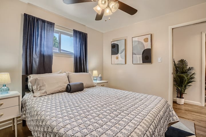 Bedroom 2: Queen-sized bed with a firmer, ultra-cozy premium mattress.