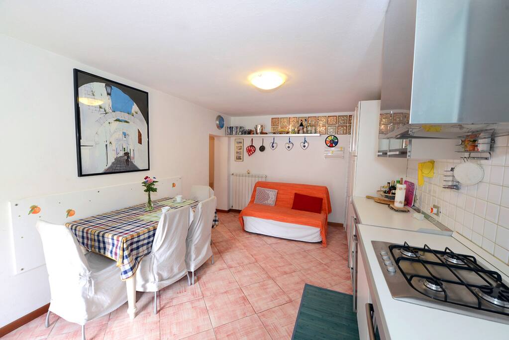 ampio soggiorno cucina