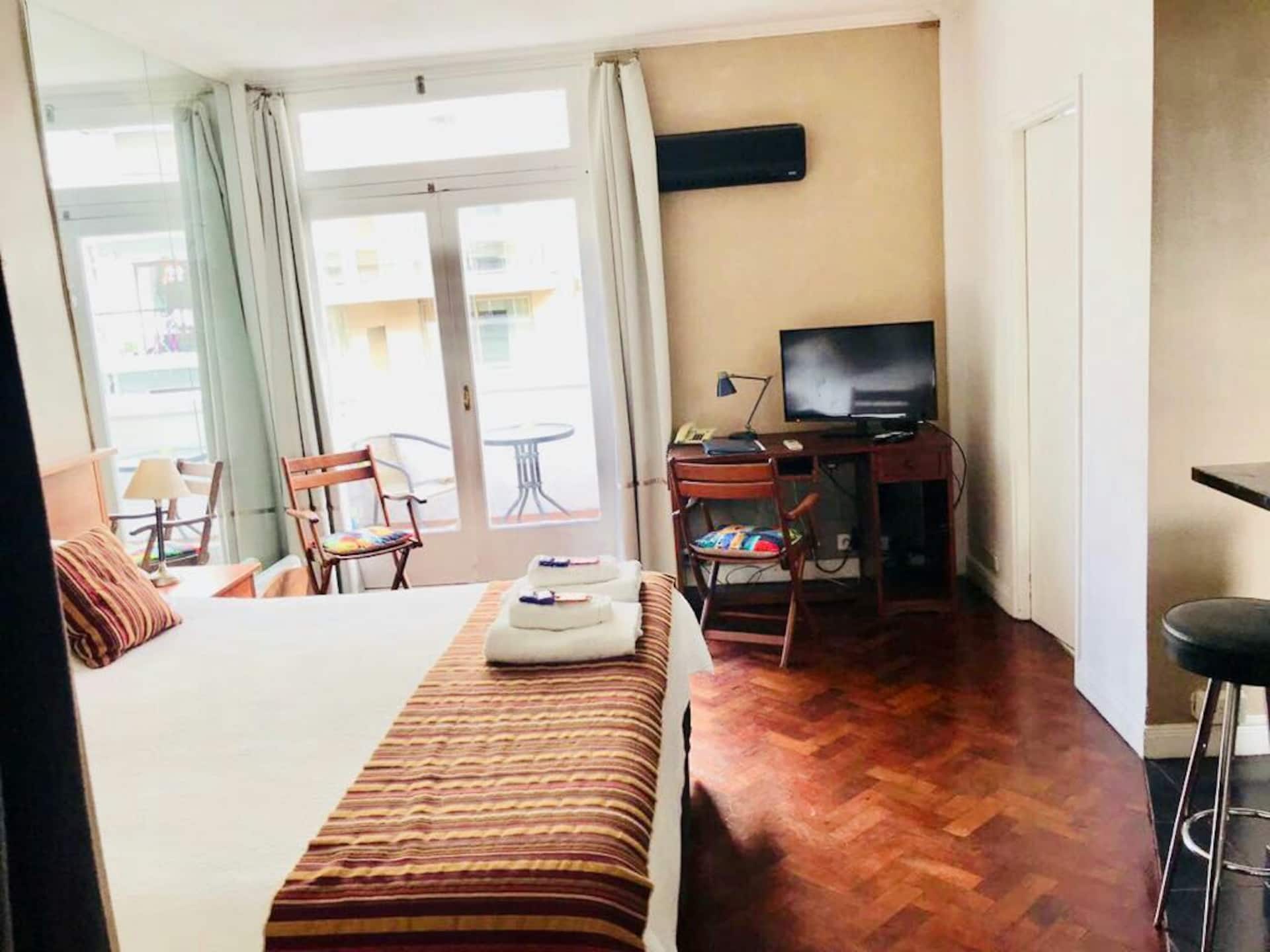 Refurbished studio apartment in Recoleta