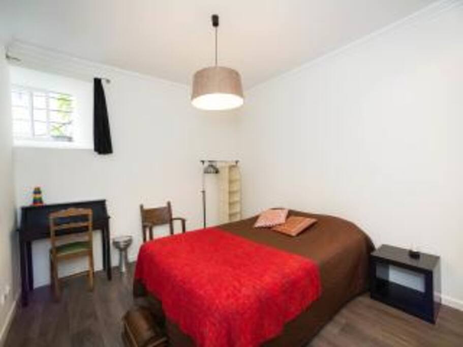 Room (with private bathroom)