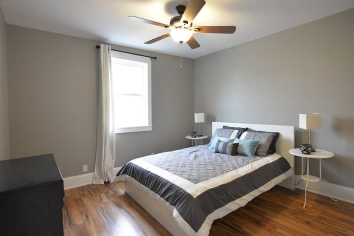 ห้องนอนที่ 2 - เตียงควีนไซส์