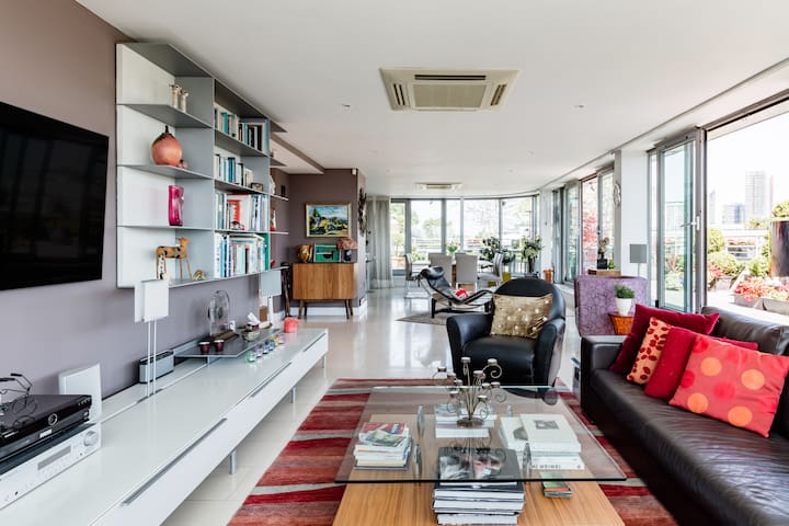 Savour Sweeping Skyline Views at a Clerkenwell Penthouse