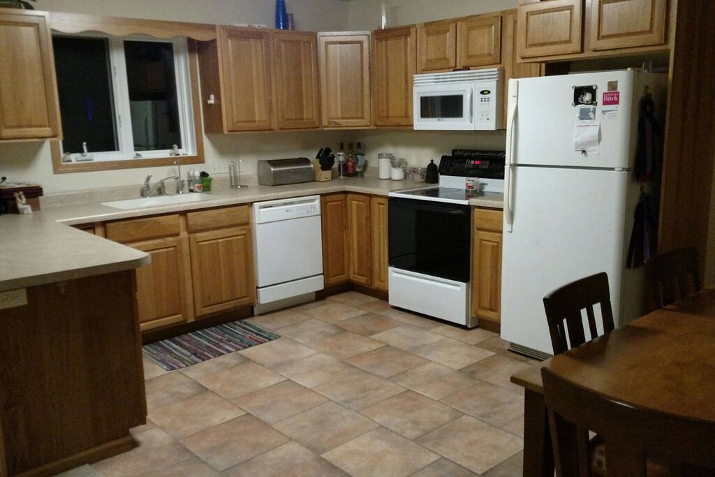 Full kitchen