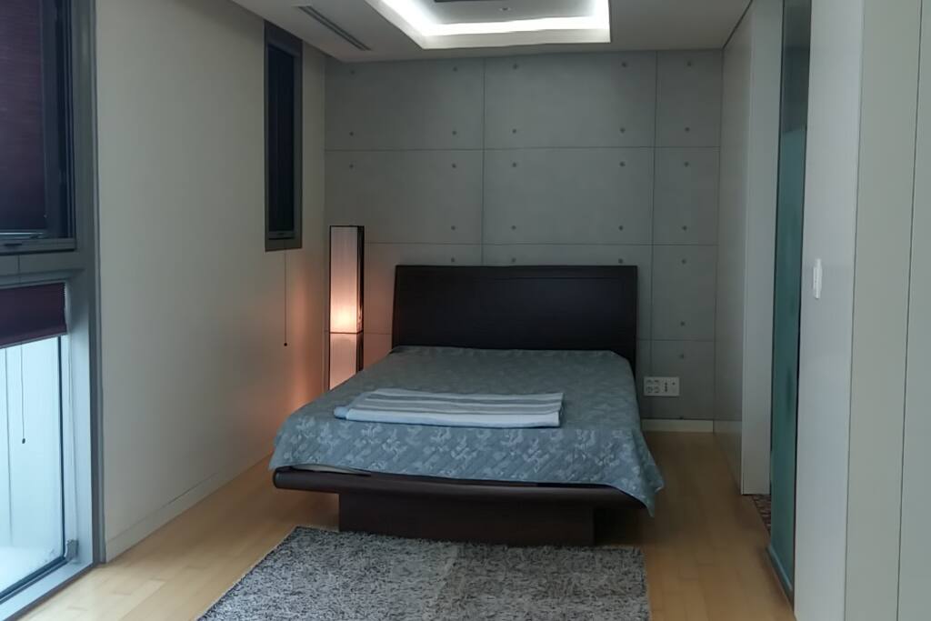 퀸 사이즈 침대