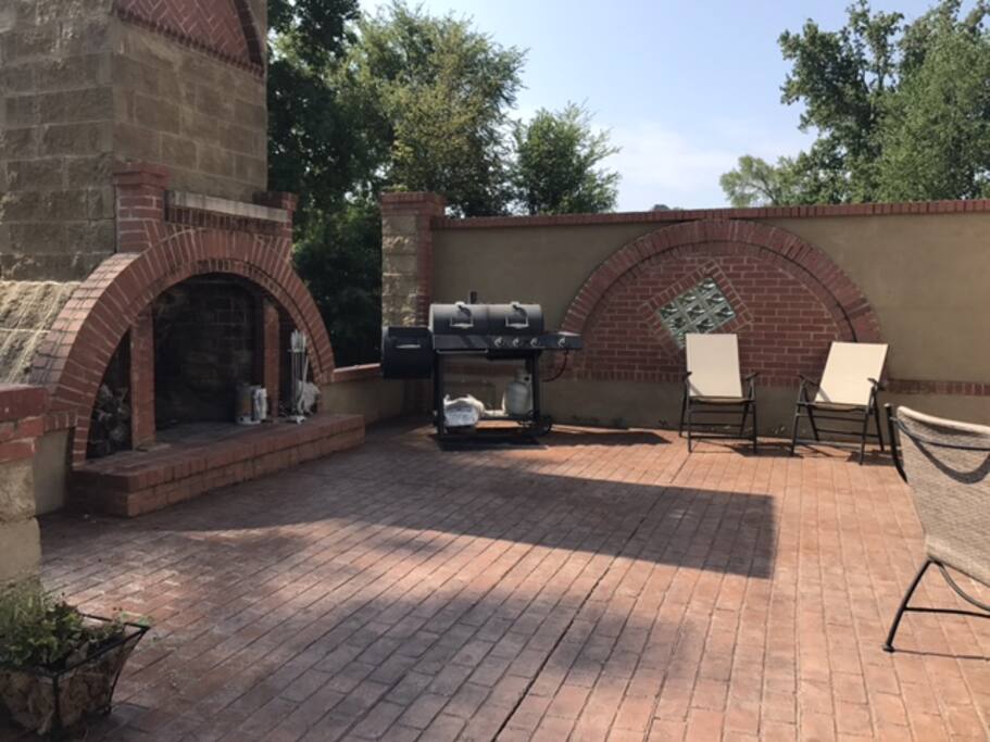 Outdoor fireplace and gas-electric/charcoal grill combo for your use. Hosts provides full grilling tool set. Plenty of firewood on property.
