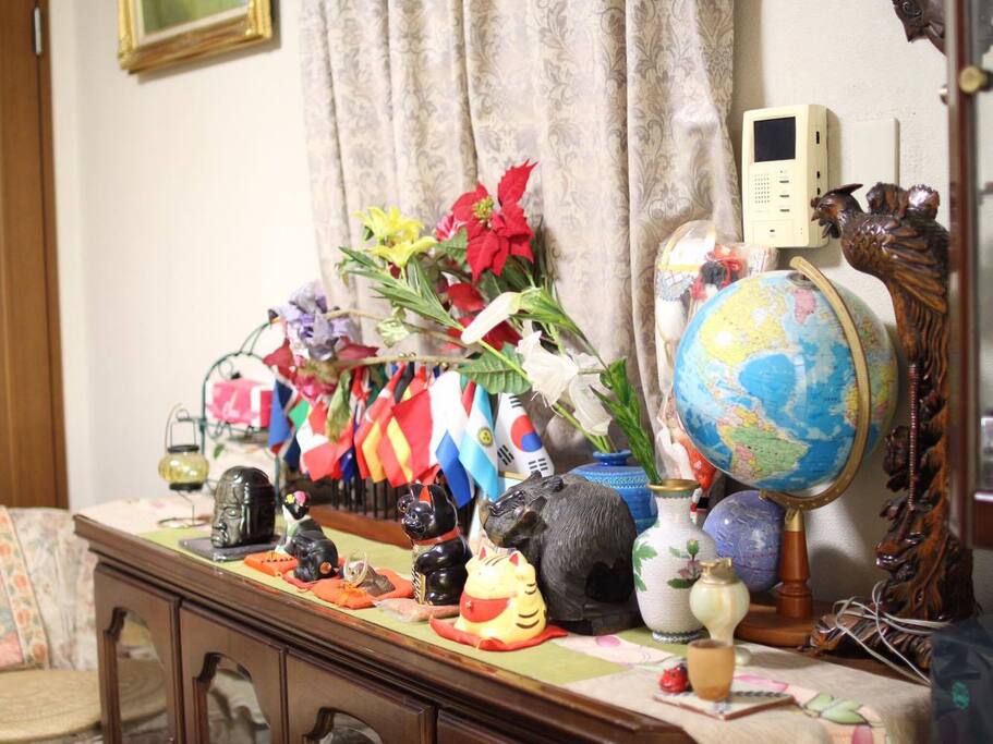 We love to travel around the world. We have been to many countries. So I would like to host you and support your cozy stay!
私たちは旅行が大好きで、これまでにたくさんの国を訪れたことがあります。今度は渡地たちがお客様の滞在をよりよりものとなるようお手伝いさせて頂きます。