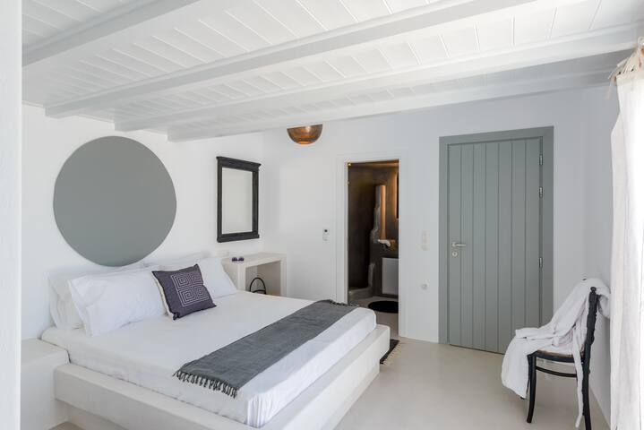 Villa Venti Naxos | Luxury Sea View Villa in Naxos gallery image 3