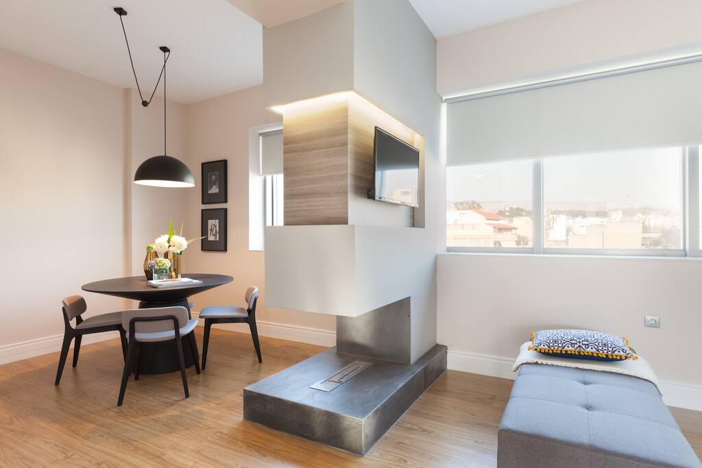 *dining area & fireplace