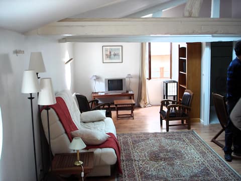 Top performing Airbnb: 36 Quai Duperré, La Rochelle, France. in La Rochelle